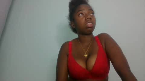 elisa821456 online show from March 6, 12:18 am