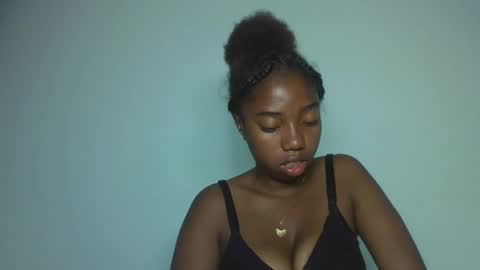 elisa821456 online show from March 7, 8:50 pm