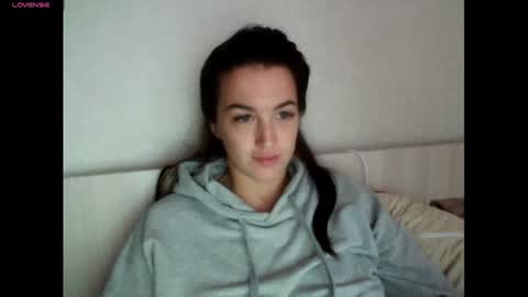 elisa_dove208 online show from September 23, 4:04 am