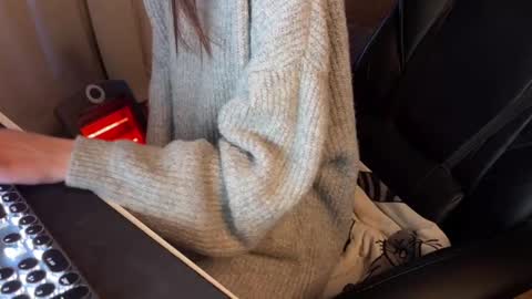 Snapshot of elisa_north chatting on March 2, 5:25 pm Elisa North online show from March 2, 5:25 pm