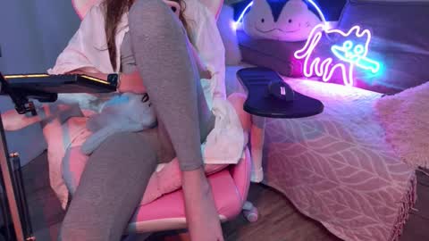 Snapshot of elisa_north chatting on September 21, 1:24 pm Elisa North online show from September 21, 1:24 pm