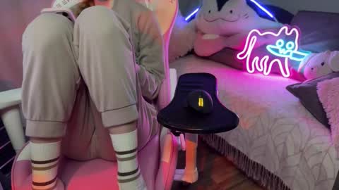 Snapshot of elisa_north chatting on September 28, 11:59 am Elisa North online show from September 28, 11:59 am