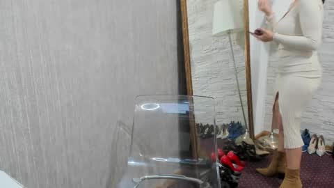 Snapshot of elisabaxter chatting on March 12, 5:46 am Maria online show from March 12, 5:46 am