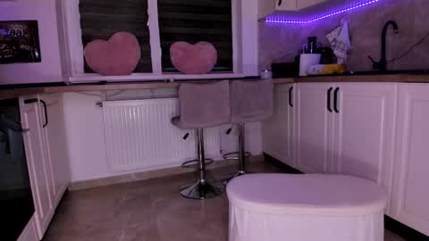 elisabeth_jason online show from April 23, 4:35 am