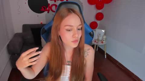 Snapshot of elisabeth_sarmiento chatting on February 14, 11:31 pm elisabeth sarmiento online show from February 14, 11:31 pm