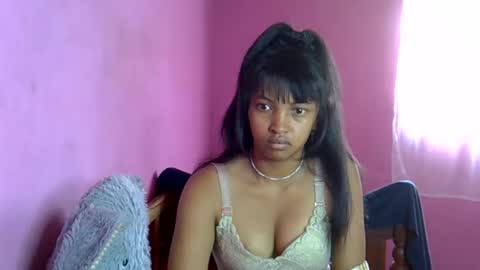 elisah01 online show from June 6, 5:01 am