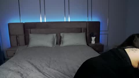 Snapshot of elisaminix_ chatting on December 3, 7:21 am Elison online show from December 3, 7:21 am