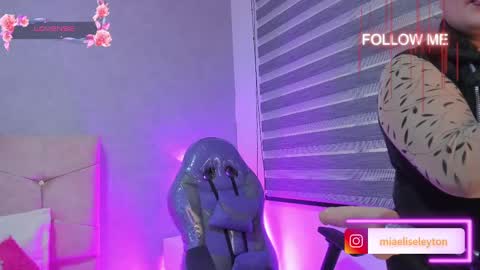 Snapshot of elise_leyton chatting on October 1, 3:29 pm ELISE LEYTON online show from October 1, 3:29 pm