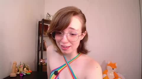 Snapshot of elise_nyx chatting on June 5, 12:11 pm elise_nyx online show from June 5, 12:11 pm