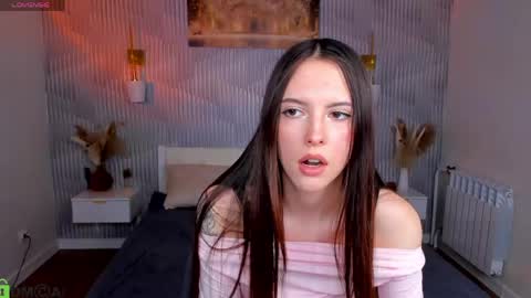 Elise online show from April 17, 9:34 am