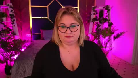 elise_ryen online show from January 19, 8:18 am