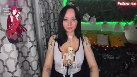 EliseRoyalty online show from October 22, 3:45 pm