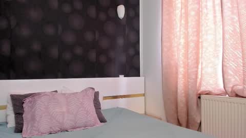 Elly online show from December 2, 8:08 am