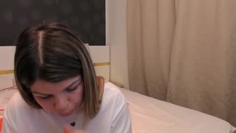 Elly online show from April 15, 7:58 pm