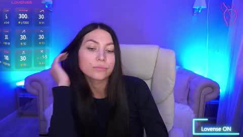 Snapshot of elisevelour chatting on October 17, 1:57 pm elisevelour online show from October 17, 1:57 pm