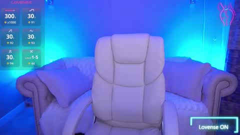 Snapshot of elisevelour chatting on November 21, 2:05 pm elisevelour online show from November 21, 2:05 pm