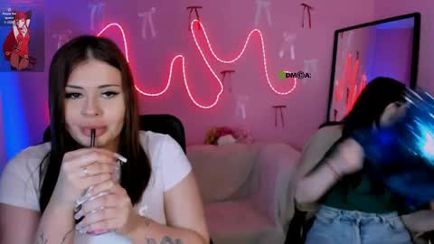 Snapshot of elison_soul chatting on March 28, 12:21 am elison online show from March 28, 12:21 am