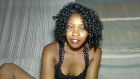 elita12010 online show from April 4, 11:46 pm