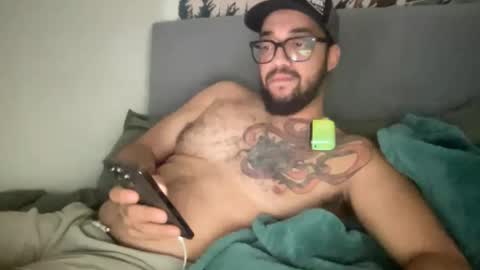 Snapshot of elitealex87 chatting on April 21, 7:36 am elitealex87 online show from April 21, 7:36 am