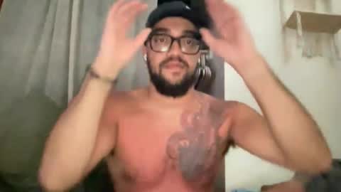 Snapshot of elitealex87 chatting on May 14, 9:05 am elitealex87 online show from May 14, 9:05 am