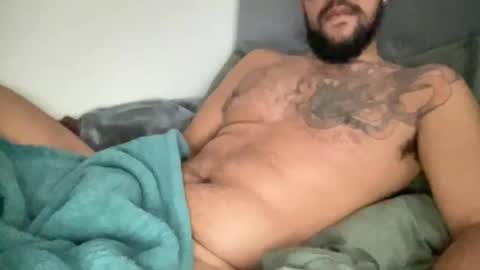 Snapshot of elitealex87 chatting on May 19, 4:30 am elitealex87 online show from May 19, 4:30 am