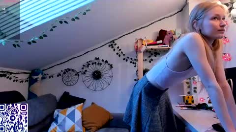 Snapshot of eliteeros chatting on April 24, 2:30 pm EliteEros online show from April 24, 2:30 pm