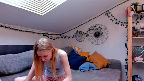 Snapshot of eliteeros chatting on May 30, 12:13 pm EliteEros online show from May 30, 12:13 pm