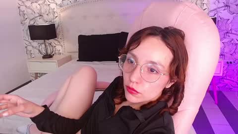 Eliza online show from January 14, 7:43 pm