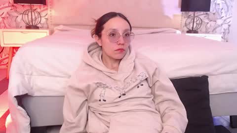 Eliza online show from September 12, 8:42 pm