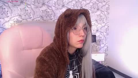 Eliza online show from September 26, 8:02 pm