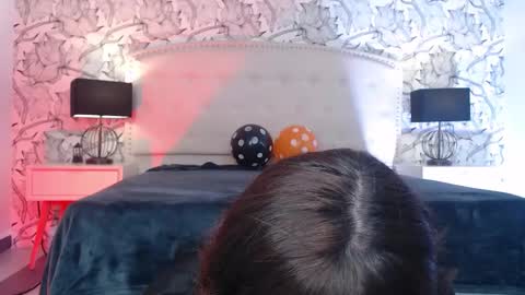 Eliza online show from October 15, 7:36 pm