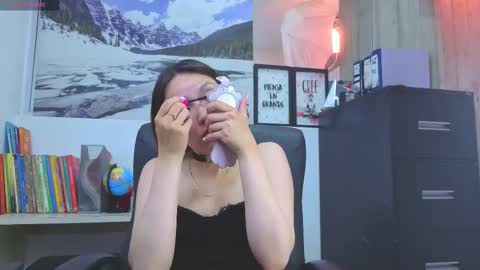 Eliza online show from February 28, 8:32 pm