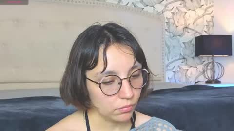 Eliza online show from April 22, 8:21 pm