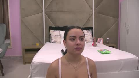 Snapshot of eliza_ibara chatting on November 1, 5:53 am Eliza online show from November 1, 5:53 am