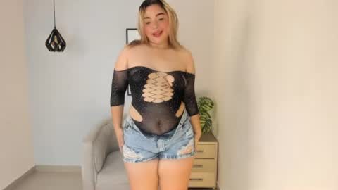 Snapshot of eliza_pryor chatting on June 11, 12:14 pm eliza_pryor online show from June 11, 12:14 pm