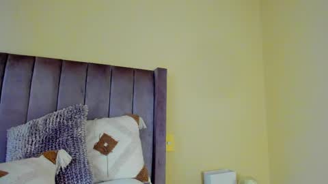 Snapshot of eliza_sanz chatting on February 9, 5:33 pm My name is ElizaPVT is open online show from February 9, 5:33 pm