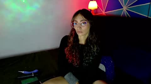 elizabeht_911 online show from April 14, 9:32 pm