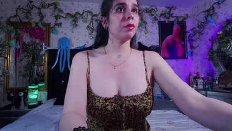 Elizabeth online show from January 27, 8:17 pm