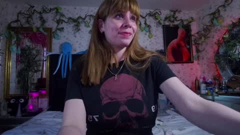 Elizabeth online show from February 3, 9:07 pm