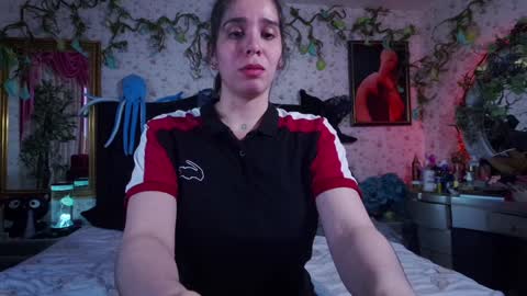 Elizabeth online show from February 4, 7:11 pm