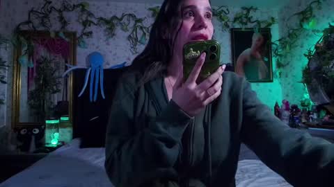 Elizabeth online show from February 10, 10:09 am