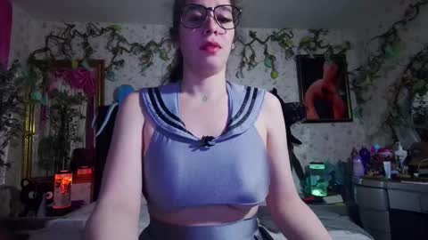 Elizabeth online show from November 11, 11:21 am