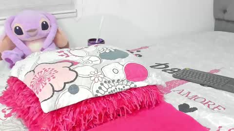 Snapshot of elizabeth_18_ chatting on February 27, 3:14 am ELIZA online show from February 27, 3:14 am