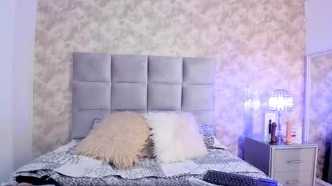 Elizabeth online show from February 10, 12:52 am