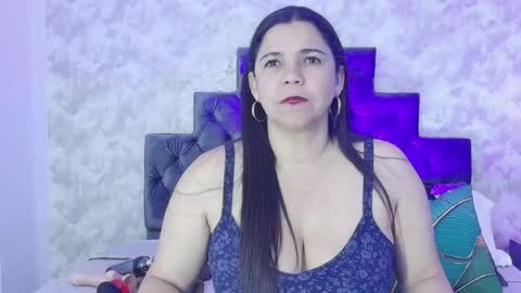 Elizabeth online show from April 21, 9:50 pm