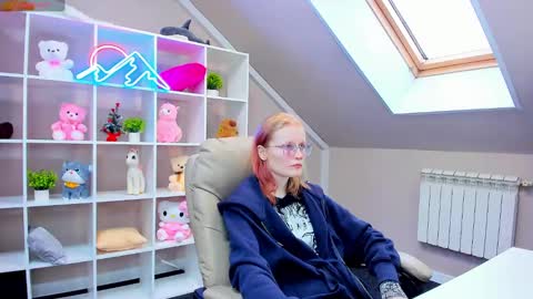 Snapshot of elizabeth_harpper chatting on January 3, 7:38 am Elizabeth online show from January 3, 7:38 am