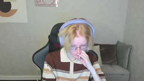 Snapshot of elizabeth_harpper chatting on September 20, 1:28 am Elizabeth online show from September 20, 1:28 am