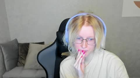 Snapshot of elizabeth_harpper chatting on September 27, 1:21 am Elizabeth online show from September 27, 1:21 am