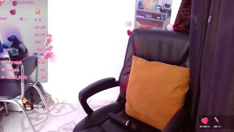 Snapshot of elizabeth_martinez98 chatting on February 26, 7:16 pm Elizabeth Martinez online show from February 26, 7:16 pm