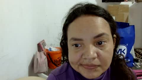 Snapshot of elizabeth_martinez_ chatting on June 18, 5:17 pm Elizabeth Martinez online show from June 18, 5:17 pm